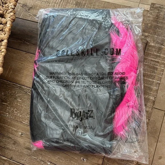 Dolls Kill x BRATZ Patent PU w/pink Fur Trim Lined Trench Coat NWT - Picture 11 of 11